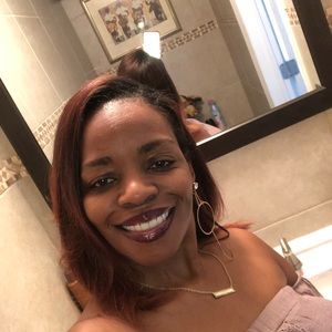 Meet your Posher, Carrie